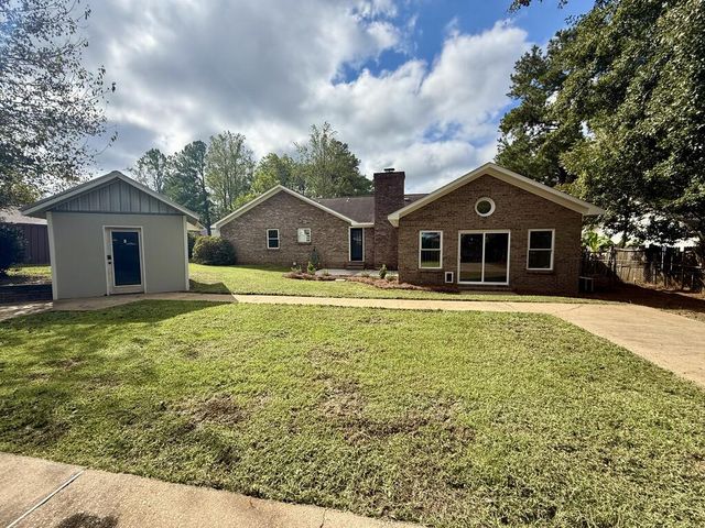107 Bartlet Dr, Dothan, AL 36305