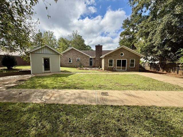107 Bartlet Dr, Dothan, AL 36305