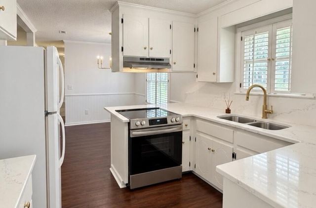 107 Bartlet Dr, Dothan, AL 36305