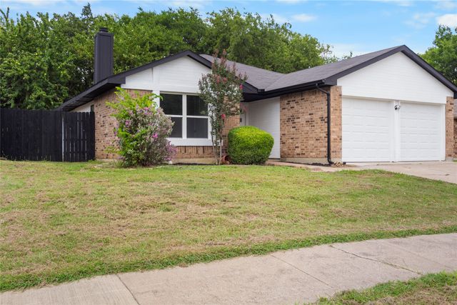 411 Valley Spring Drive, Arlington, TX 76018