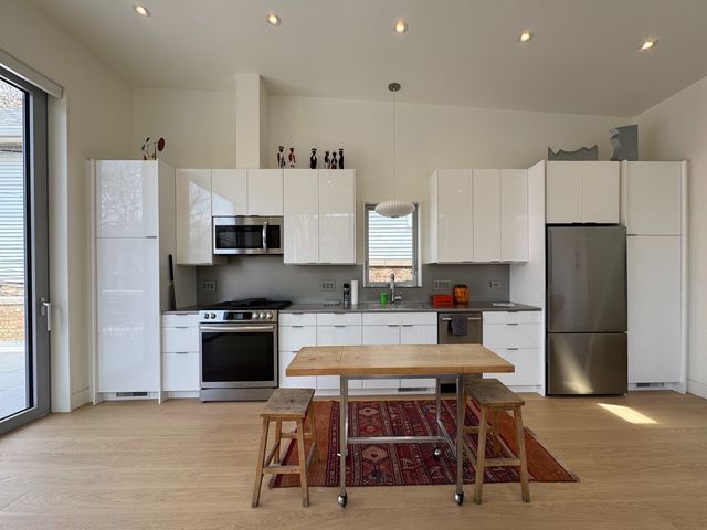 2159 W Evergreen Avenue 4, Chicago, IL 60622
