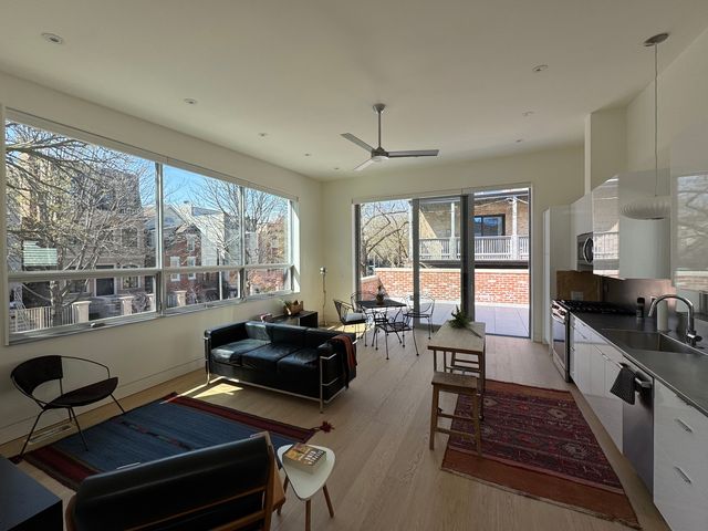 2159 W Evergreen Avenue 4, Chicago, IL 60622