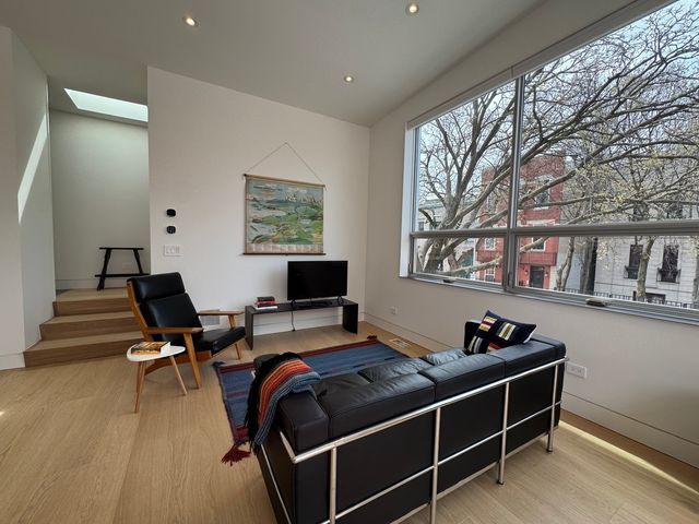 2159 W Evergreen Avenue 4, Chicago, IL 60622