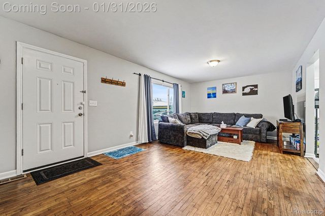 340 Woodlawn Avenue, Ypsilanti Charter Township, MI 48198