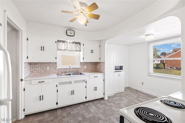 6096 Wareham Drive, Parma, OH 44129