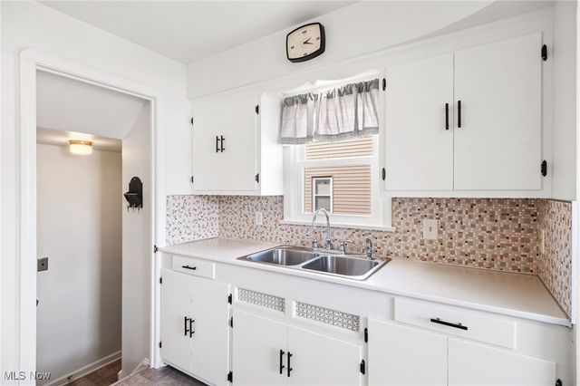 6096 Wareham Drive, Parma, OH 44129