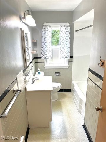 6096 Wareham Drive, Parma, OH 44129