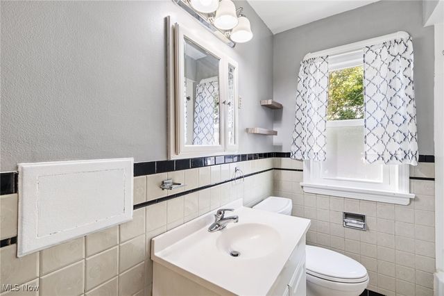 6096 Wareham Drive, Parma, OH 44129