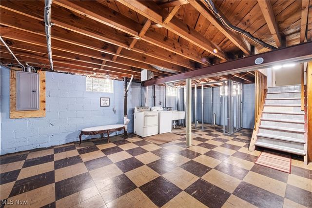 6096 Wareham Drive, Parma, OH 44129