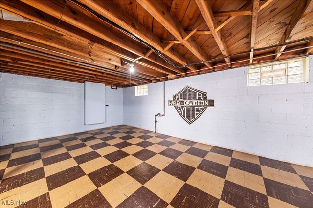 6096 Wareham Drive, Parma, OH 44129