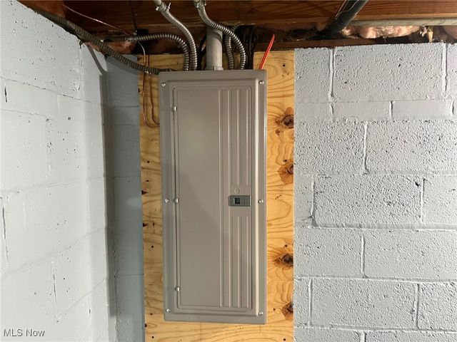 6096 Wareham Drive, Parma, OH 44129