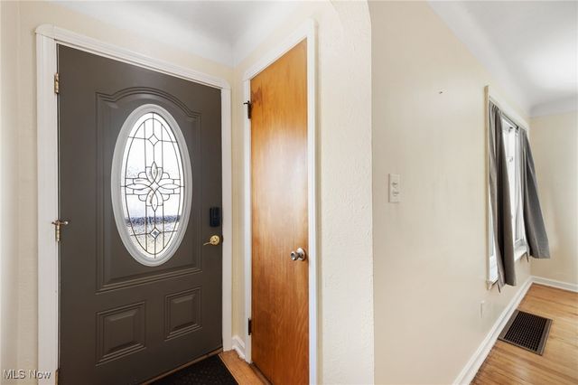 6096 Wareham Drive, Parma, OH 44129