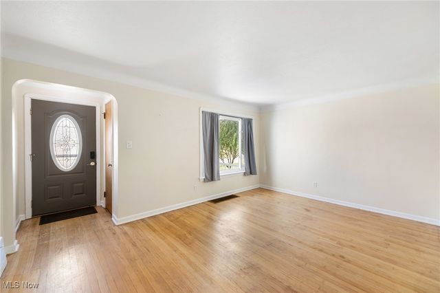 6096 Wareham Drive, Parma, OH 44129