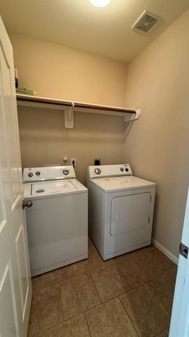 10006 Kendahlwood Lane, Tomball, TX 77375
