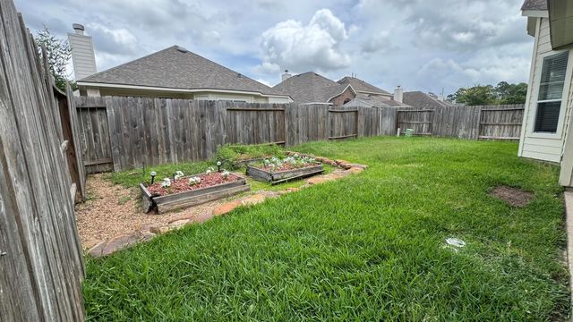 10006 Kendahlwood Lane, Tomball, TX 77375