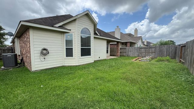 10006 Kendahlwood Lane, Tomball, TX 77375
