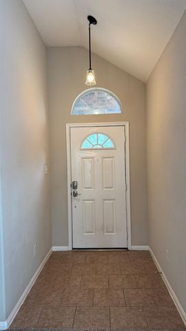 10006 Kendahlwood Lane, Tomball, TX 77375