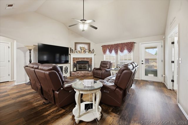 5212 Barr Drive, Sand Springs, OK 74063