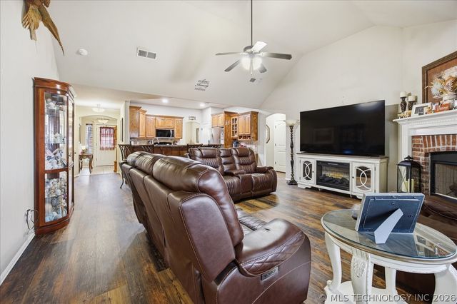 5212 Barr Drive, Sand Springs, OK 74063
