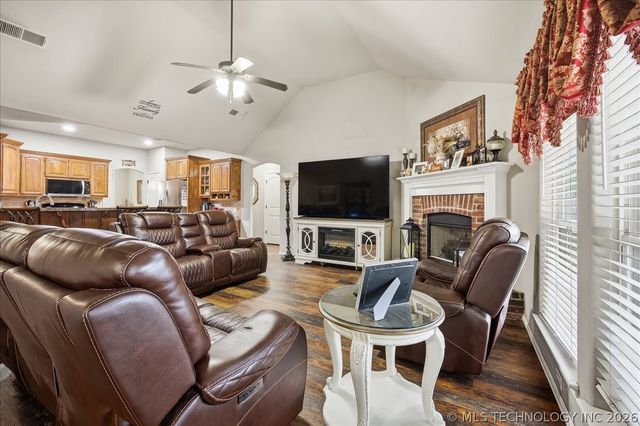 5212 Barr Drive, Sand Springs, OK 74063