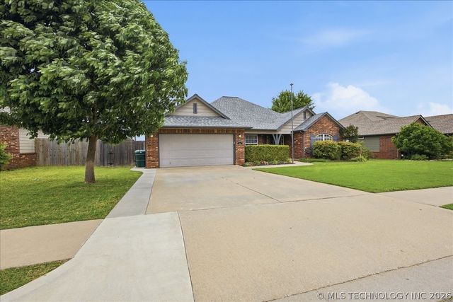 5212 Barr Drive, Sand Springs, OK 74063