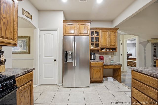 5212 Barr Drive, Sand Springs, OK 74063