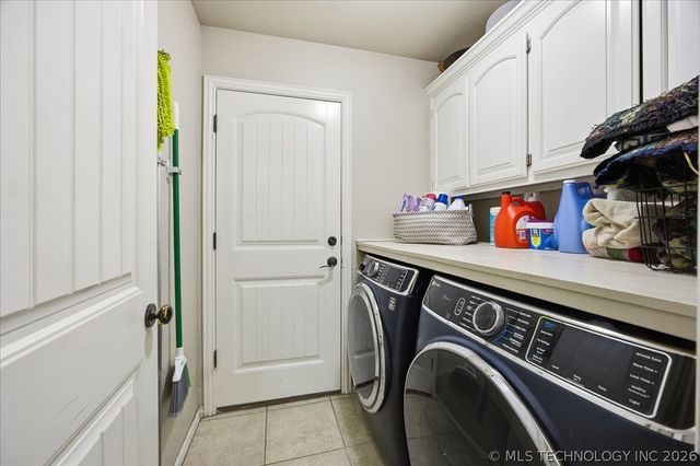 5212 Barr Drive, Sand Springs, OK 74063