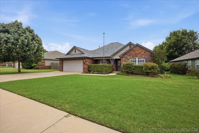 5212 Barr Drive, Sand Springs, OK 74063