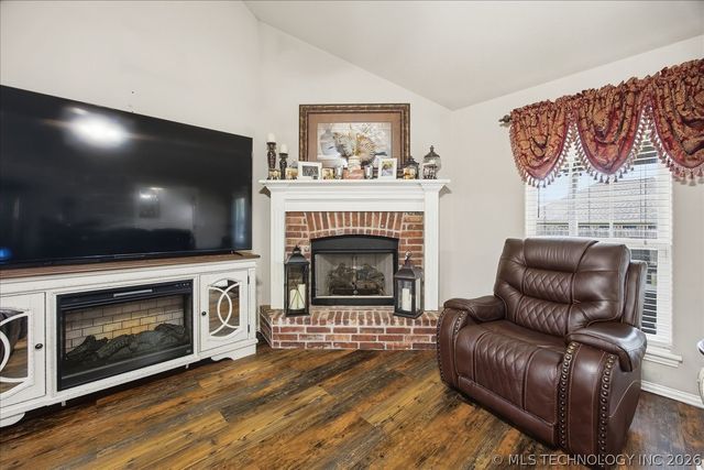 5212 Barr Drive, Sand Springs, OK 74063