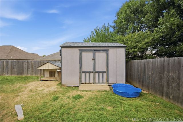 5212 Barr Drive, Sand Springs, OK 74063