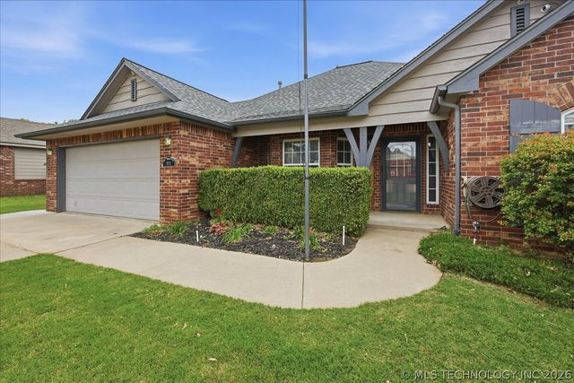 5212 Barr Drive, Sand Springs, OK 74063