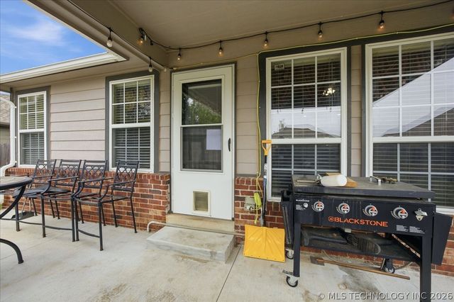 5212 Barr Drive, Sand Springs, OK 74063