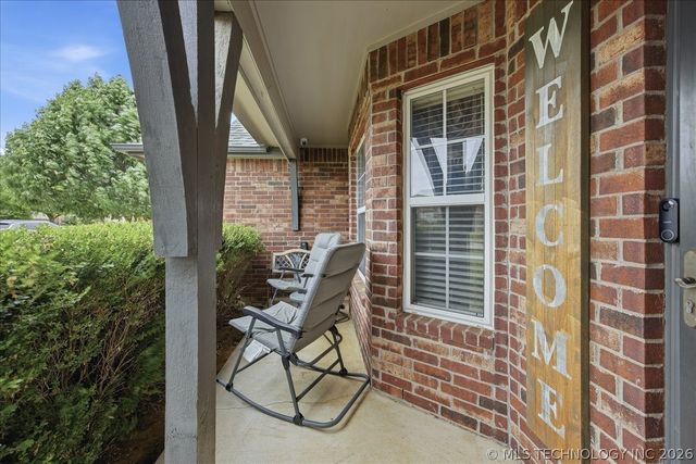 5212 Barr Drive, Sand Springs, OK 74063