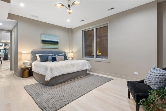 2450 N Clybourn Avenue 2, Chicago, IL 60614