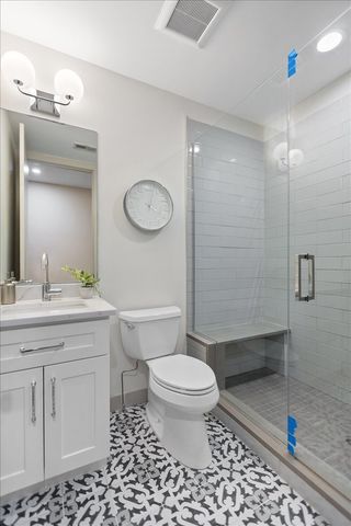 2450 N Clybourn Avenue 2, Chicago, IL 60614