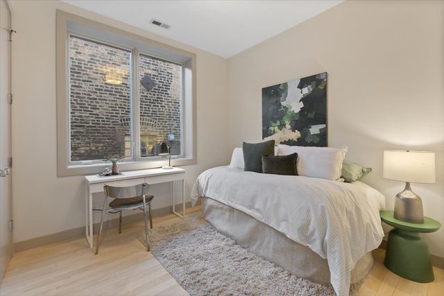 2450 N Clybourn Avenue 2, Chicago, IL 60614