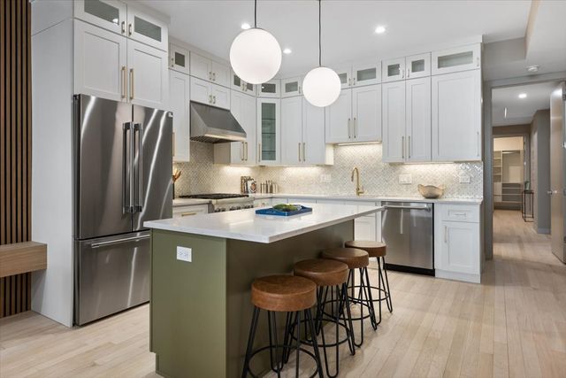 2450 N Clybourn Avenue 2, Chicago, IL 60614