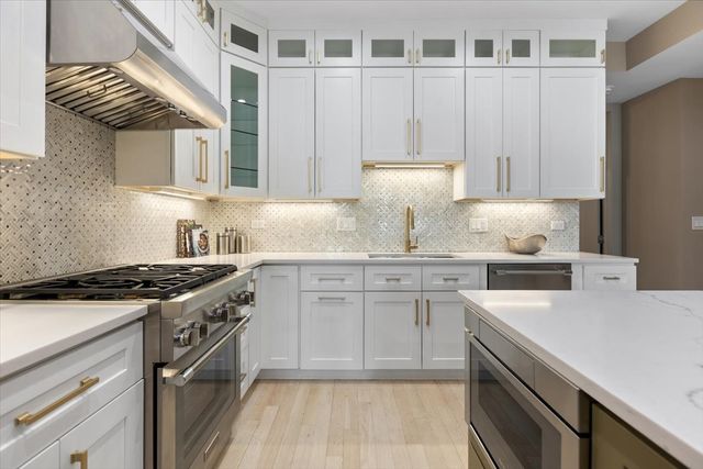 2450 N Clybourn Avenue 2, Chicago, IL 60614