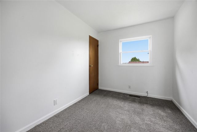 3210 Carriage Drive SW, Cedar Rapids, IA 52404