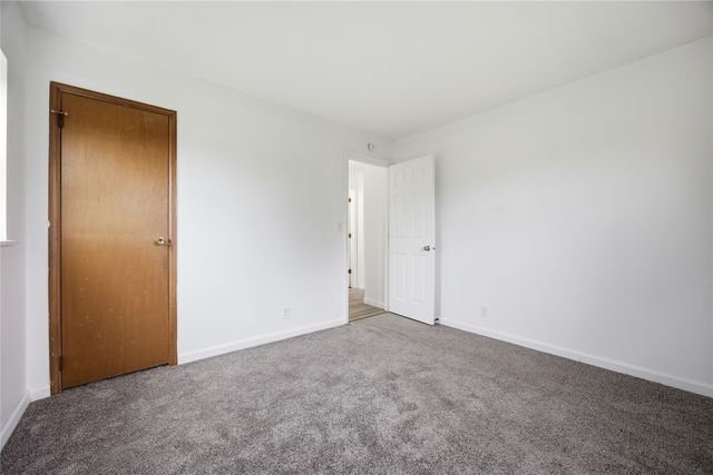 3210 Carriage Drive SW, Cedar Rapids, IA 52404