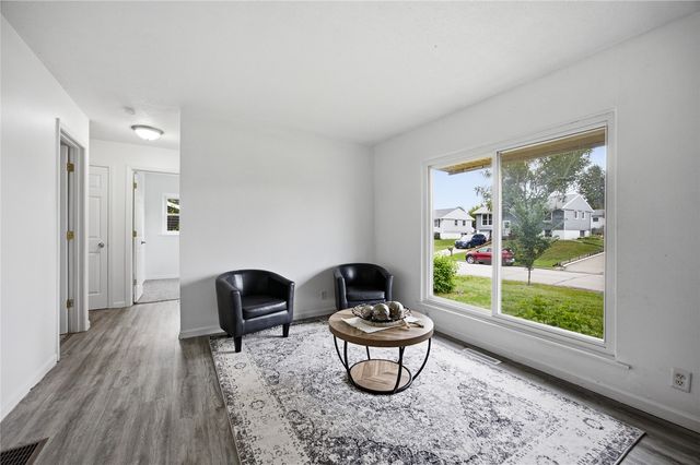 3210 Carriage Drive SW, Cedar Rapids, IA 52404