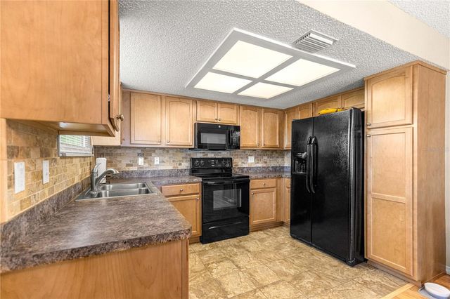 11521 SW 85TH AVENUE, Ocala, FL 34481