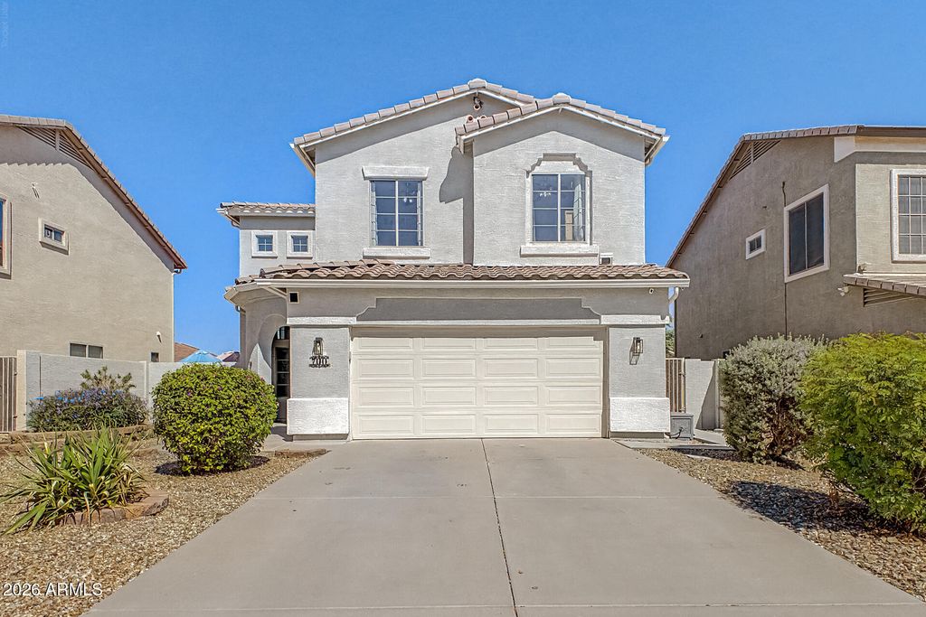 700 W DESERT BASIN Drive, San Tan Valley, AZ 85143