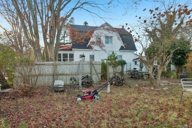 83 Elm Road E, Mastic Beach, NY 11951