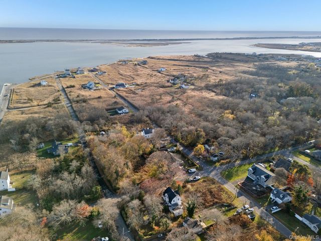 83 Elm Road E, Mastic Beach, NY 11951