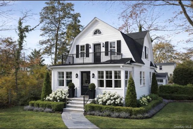 83 Elm Road E, Mastic Beach, NY 11951
