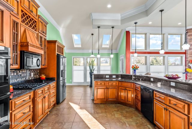 409 Wood Springs Rd, La Grange, KY 40031