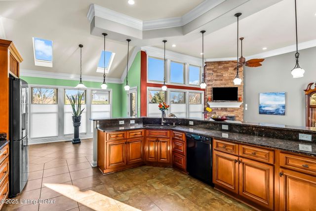 409 Wood Springs Rd, La Grange, KY 40031