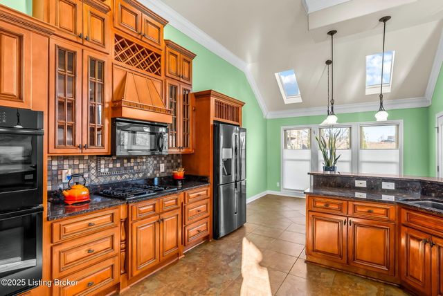 409 Wood Springs Rd, La Grange, KY 40031