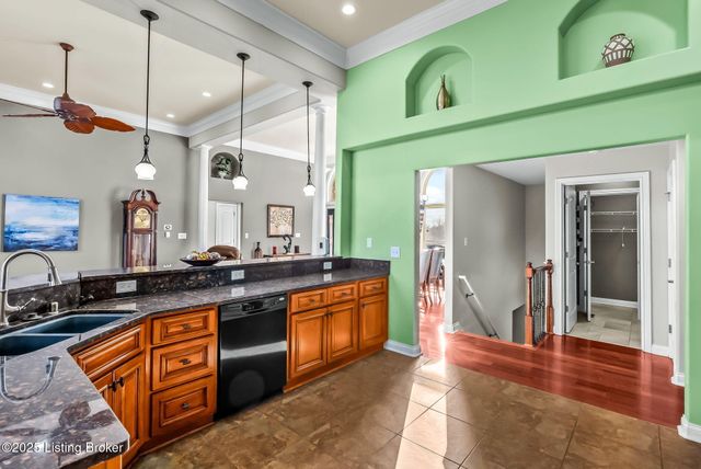 409 Wood Springs Rd, La Grange, KY 40031